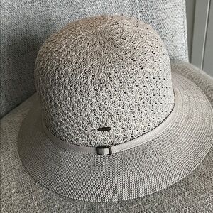 Kooringal NEW Cassie short brim bucket hat in Taupe